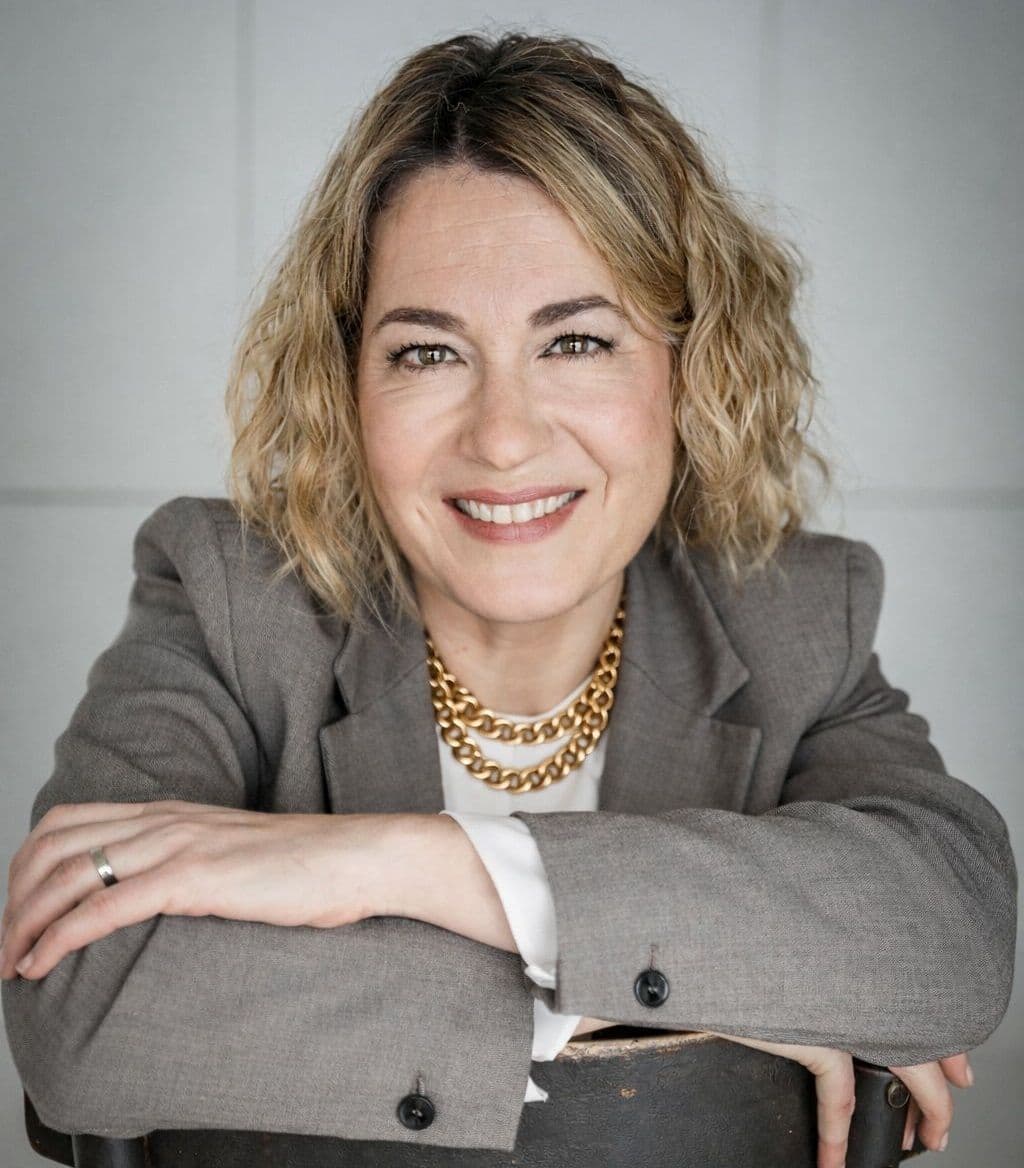 MJ Vacas columnista a Via Empresa sobre visibilitat empresarial i IA